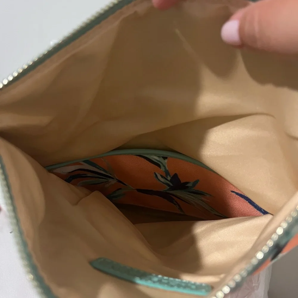 NWOT Rachel Pally Clutch-never used, comes with dust bag, see pics - Picture 8 of 12